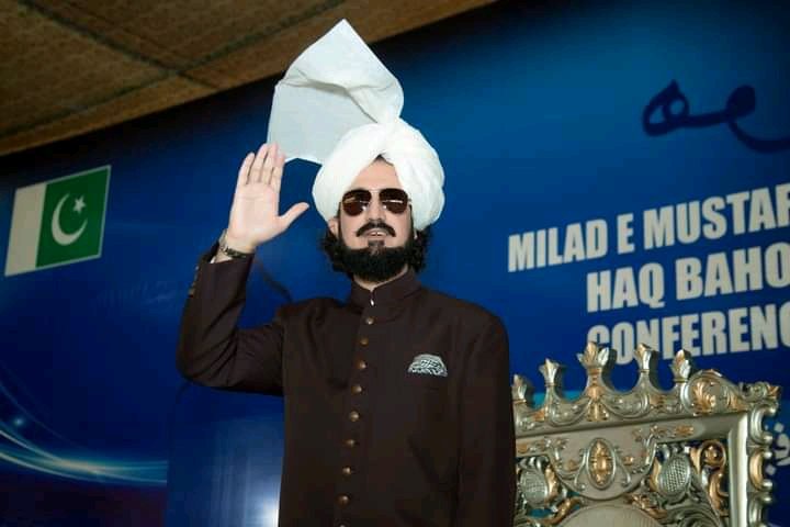 saleem4342's tweet photo. Great personality and Great spiritual leader Sahibzada Sultan
#HBDSahibzadaSultan422 https://t.co/u3quZhrqE7