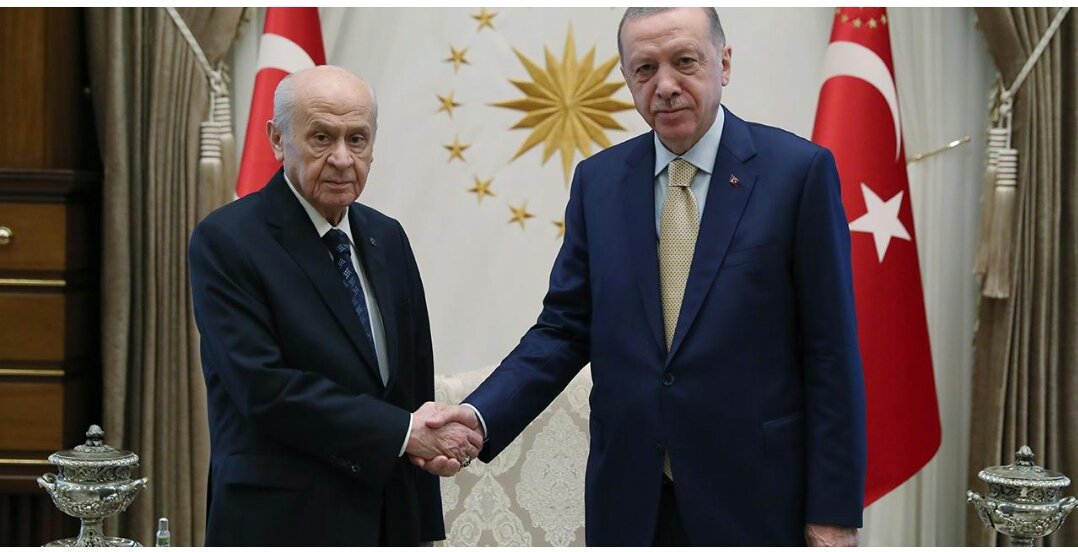 avcioglu23's tweet photo. Seçime 22 gün kaldı.
MHP lideri 20 bin GAZİYEsöz verdiği halde SÖZÜNÜ yerine getirmedi Bizleri ve aillerimizi hayal kırıklığına uğrattı.
Sıra bizde sandıkta bizde bize söz  verenlere anladıkları dilde hesap soraçağız

#DevletBahceli 
#MhpGenelMerkez
#RecepTayyipErdogan https://t.co/Ll2rNFSXg1