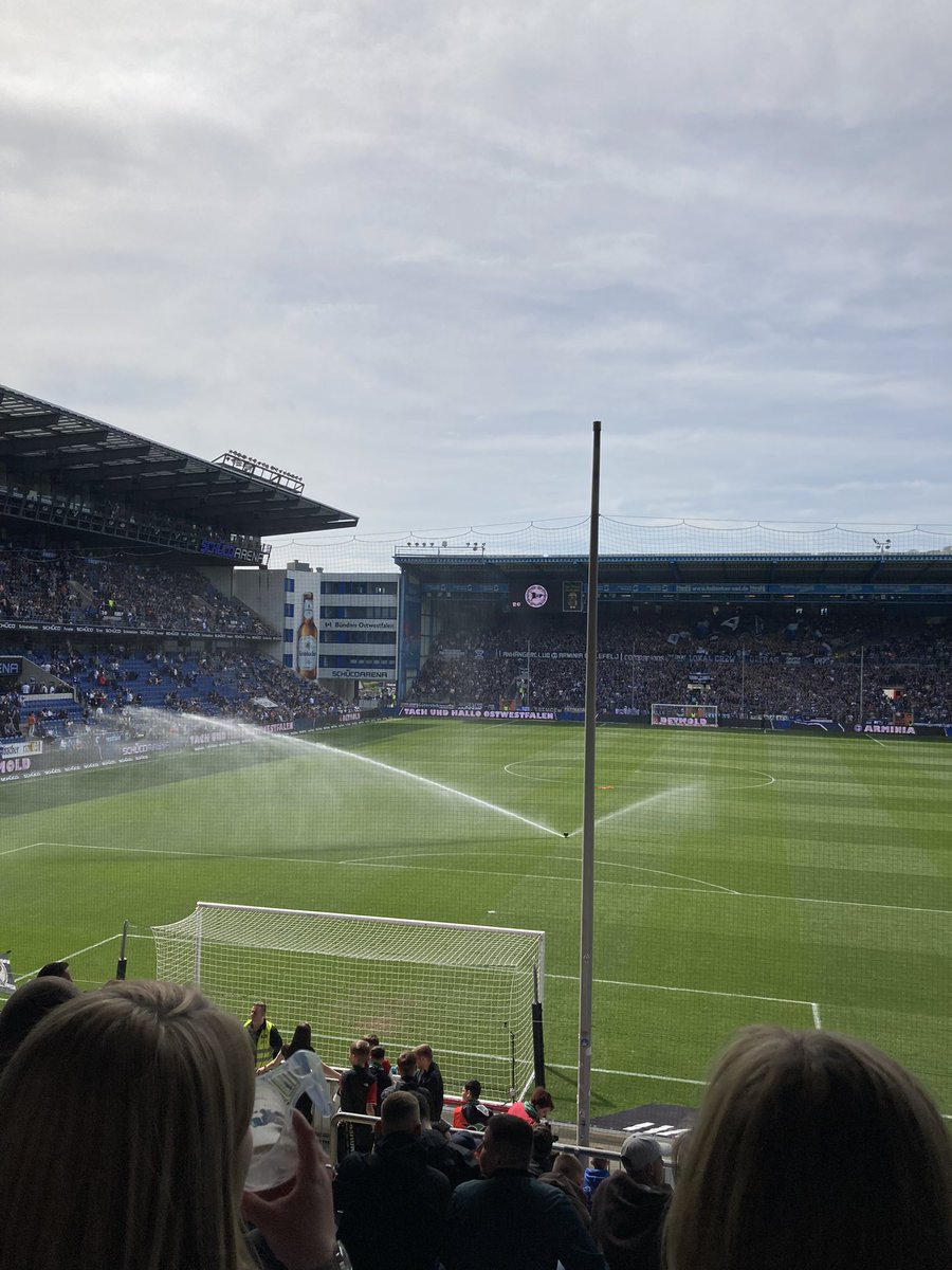 Auf gehts Hannover! 🖤🤍💚 #dsch96 #h96