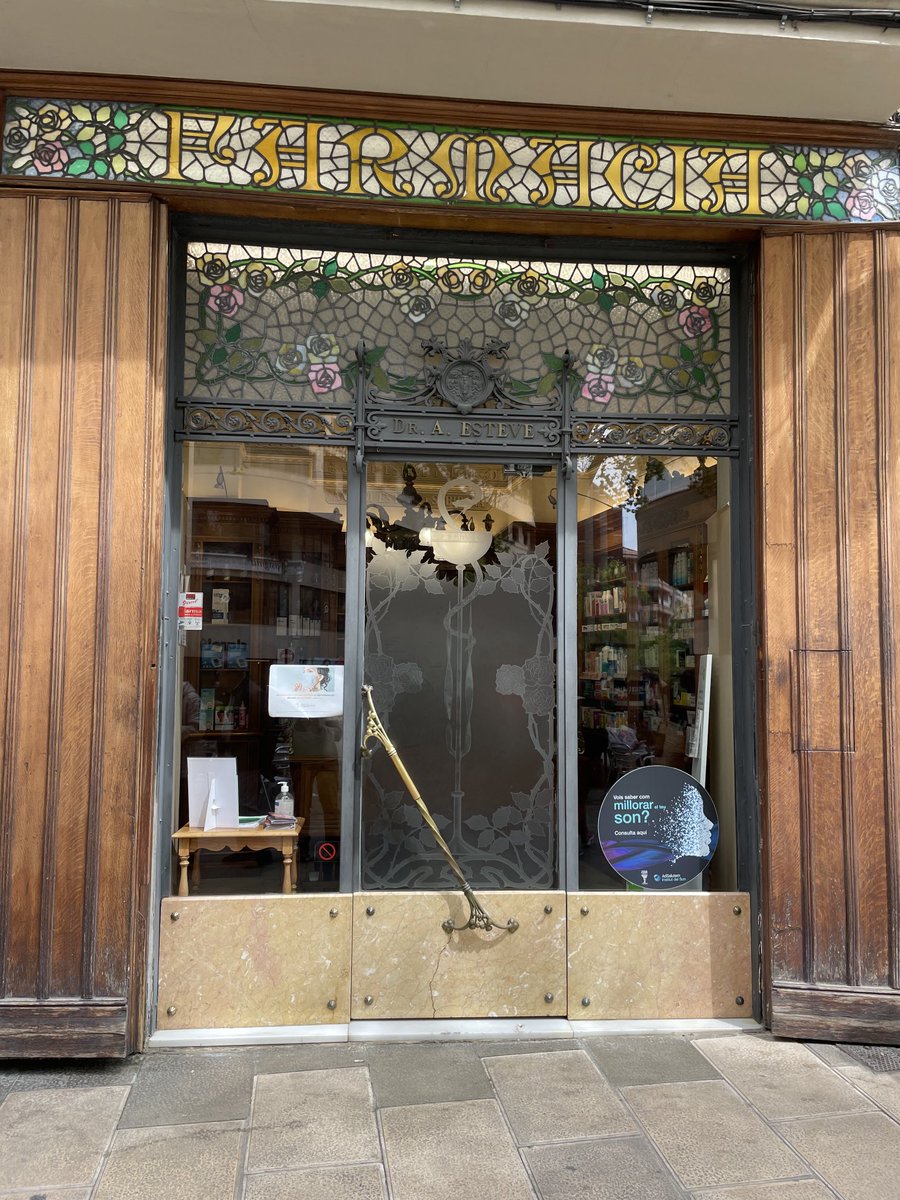 RetllModernisme's tweet photo. Farmàcia Esteve, #Manresa https://t.co/S1XWt8BwHS