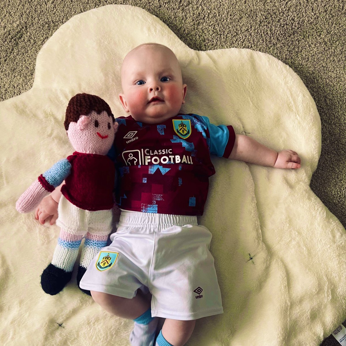 Luca is hoping for us to be champions today! 🤞🏼 Unbeaten since he was born #BURQPR @BurnleyOfficial