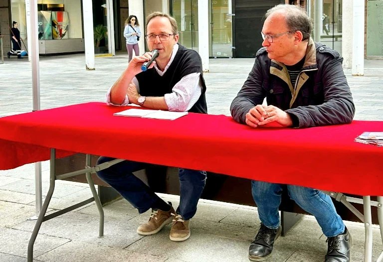 ReusEnMoviment's tweet photo. Cicle Reflexions en Moviment!
🗣️ Reptes i futur de la comunicació local amb Francesc Domènech i Jordi Suárez
#reusenmoviment
#reus
#ciutat
#periodisme
#periodismelocal
#tendal
#comunicació
#movesquerrescat
@Dvidal_caballe https://t.co/oiDsA3cZUd