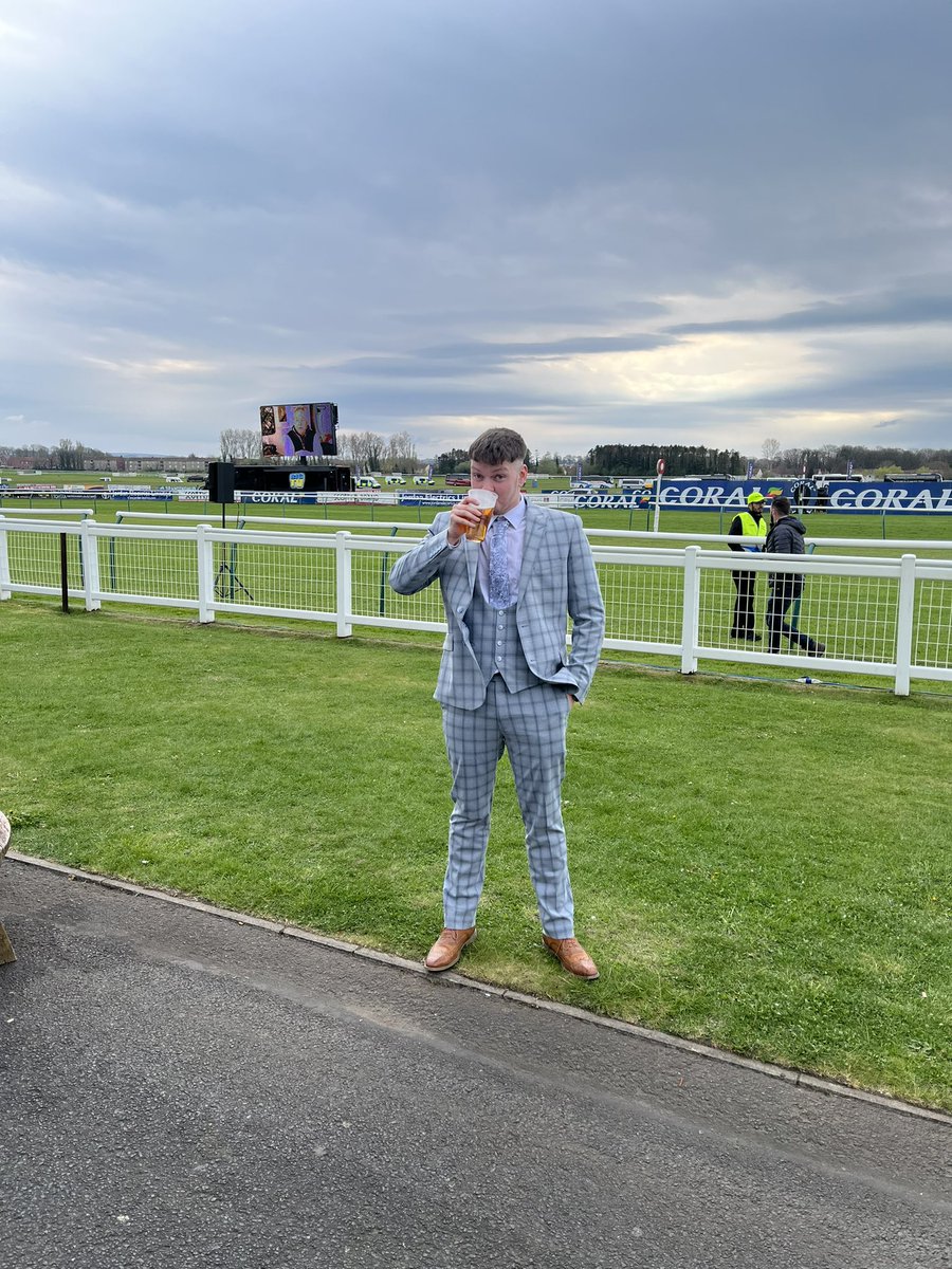 Dog_House_Tips's tweet photo. Bets will be coming. Dog house witnessing it in person. MON THE PONIES https://t.co/OLOI93XKOV