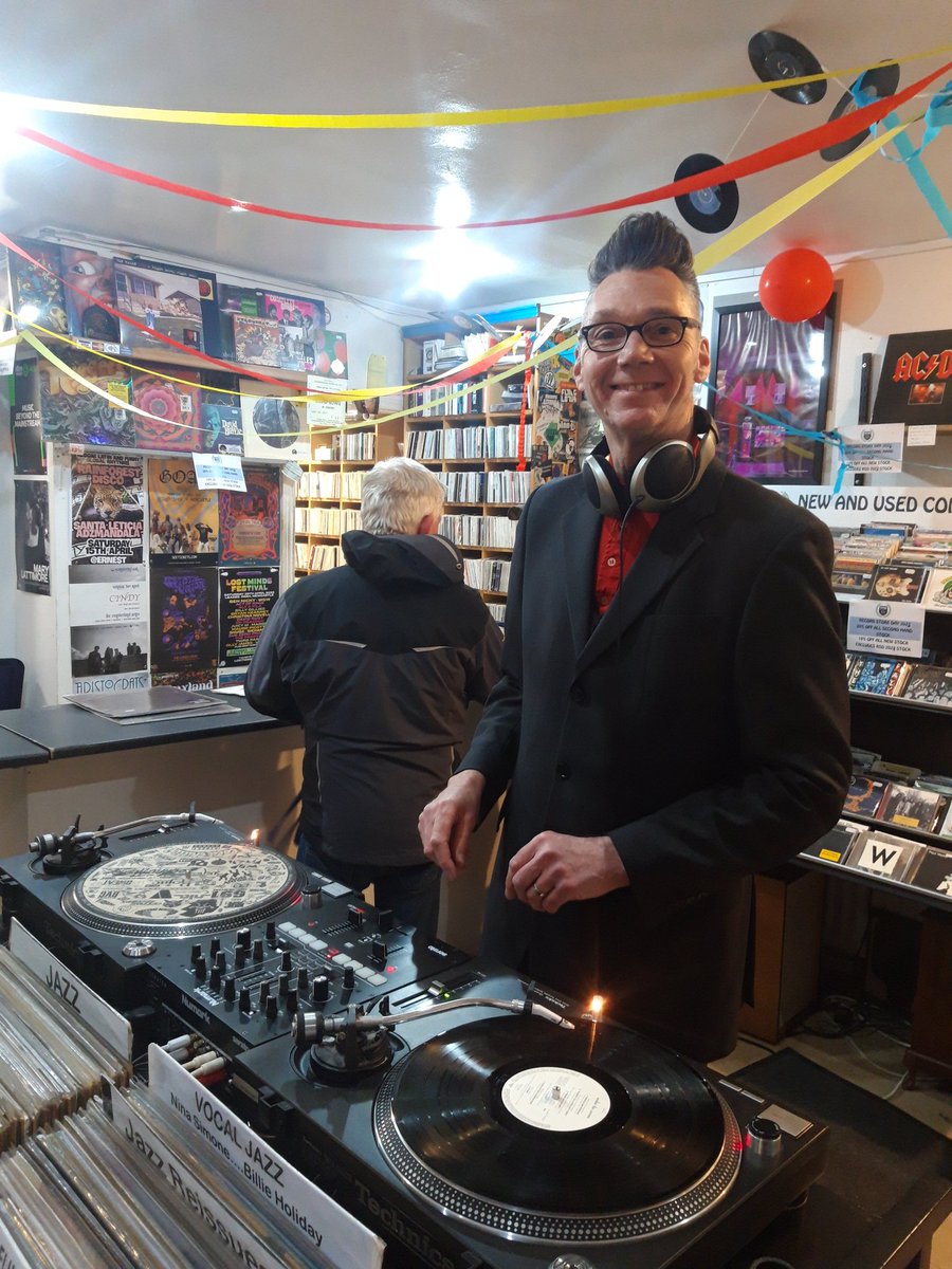 RPMMusic's tweet image. DJ number 2!!! Rob @RE_Peel on fine form with a themed selection!!! Big thanks mate.
@RSDUK #repeel #vinyldjs