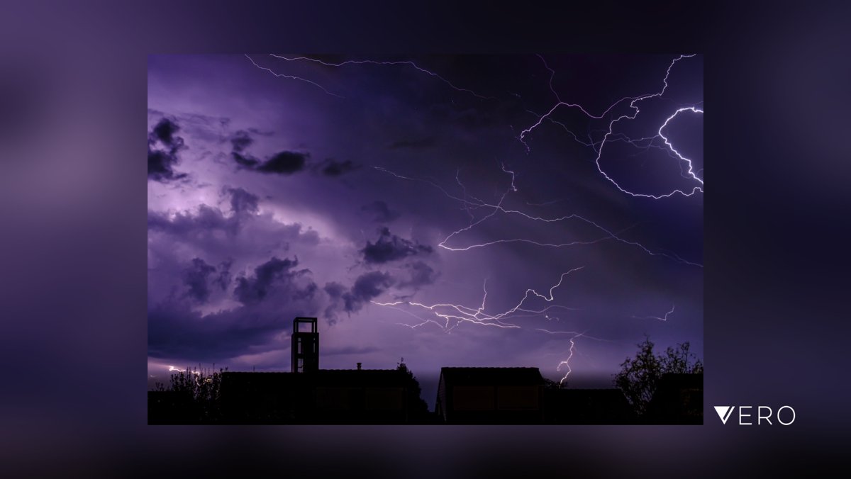 renewolf's tweet image. Thunderstorm
#Sky #StormCloud #Cloud #DramaticSky #Nature #Outdoors #Night #ForkedLightning #weather_photography #photography #lightning vero.co/renewolf/5r2x-…