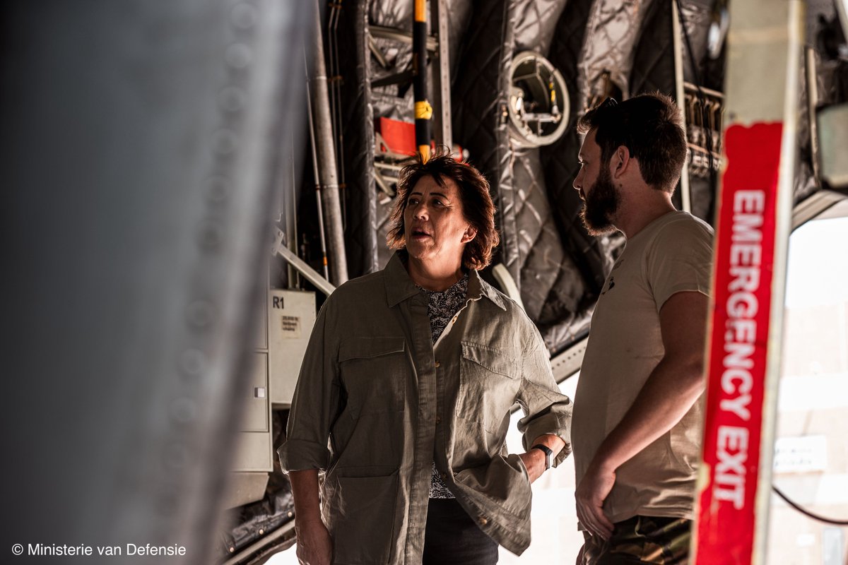 WBHoekstra's tweet image. Very grateful to the Jordanian government and my dear colleague @AymanHsafadi for hosting our Ambassador @irmavandueren, and staff from @DutchMFA and @Defensie. Thanks to your hospitality, they are able to monitor the difficult situation in #Sudan. 🇳🇱🇯🇴