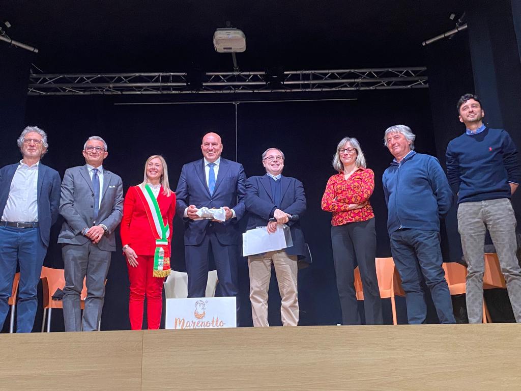 lucacrosetto70's tweet photo. Ieri a #Marene, insieme a tanti amici tra cui @GuidoCrosetto, alla conferenza di presentazione di #Stradustando, ottimo modo per coniugare promozione di prodotti e #territorio in un'attività legata al benessere psico fisico, oltre che un'imperdibile occasione conviviale https://t.co/69RtdMwz34