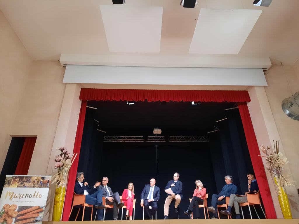 lucacrosetto70's tweet photo. Ieri a #Marene, insieme a tanti amici tra cui @GuidoCrosetto, alla conferenza di presentazione di #Stradustando, ottimo modo per coniugare promozione di prodotti e #territorio in un'attività legata al benessere psico fisico, oltre che un'imperdibile occasione conviviale https://t.co/69RtdMwz34