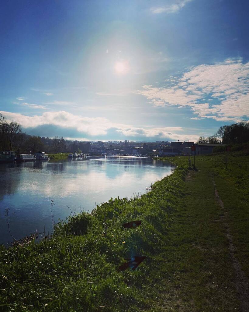 noreviewhouse's tweet photo. HAPPY EARTH DAY! We have only One World, and you have only One life to enjoy it. Today get out and explore your local area or visit someone else’s local are like we’ve done with a visit to beautiful Graiguenamanagh. Always a recommendation from us for a … https://t.co/p1rD6FqhVL https://t.co/qtJWT1NpyX