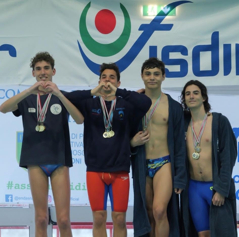 Nuoto Fisdir, la compagine della Delfini Blu ASD Bonsignore, Ferrante, Negro e Ramondo fissa il record italiano nella staffetta 4x100 Stile maschile.

fisdir.it/delegazioni-re…