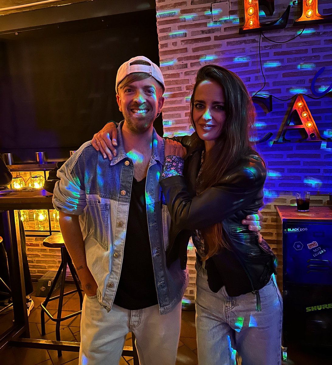 Están siendo semanas de muchas emociones y de mucho trabajo. El cansancio se nota y las ojeras me delatan pero todo esfuerzo tiene su recompensa como me dijo ayer mi querida <a href="/VEGAOFICIAL/">Vega</a> que se marcó un señor bolazo en León ♥️🙌🏼