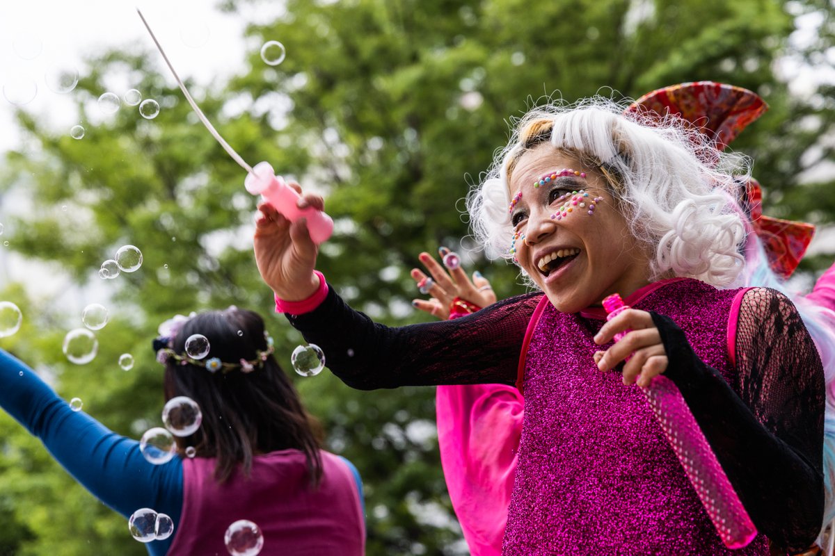 juntsuboike's tweet image. 渋谷の「東京リベレーションマーチ」を取材しました。

社会が少しずつ変わる中、未だ「取りこぼされている」マイノリティたちが連帯し、声を上げるためのパレード。約200人が渋谷区によるホームレス排除など、人権侵害に対して抗議しました。
huffingtonpost.jp/entry/story_jp…