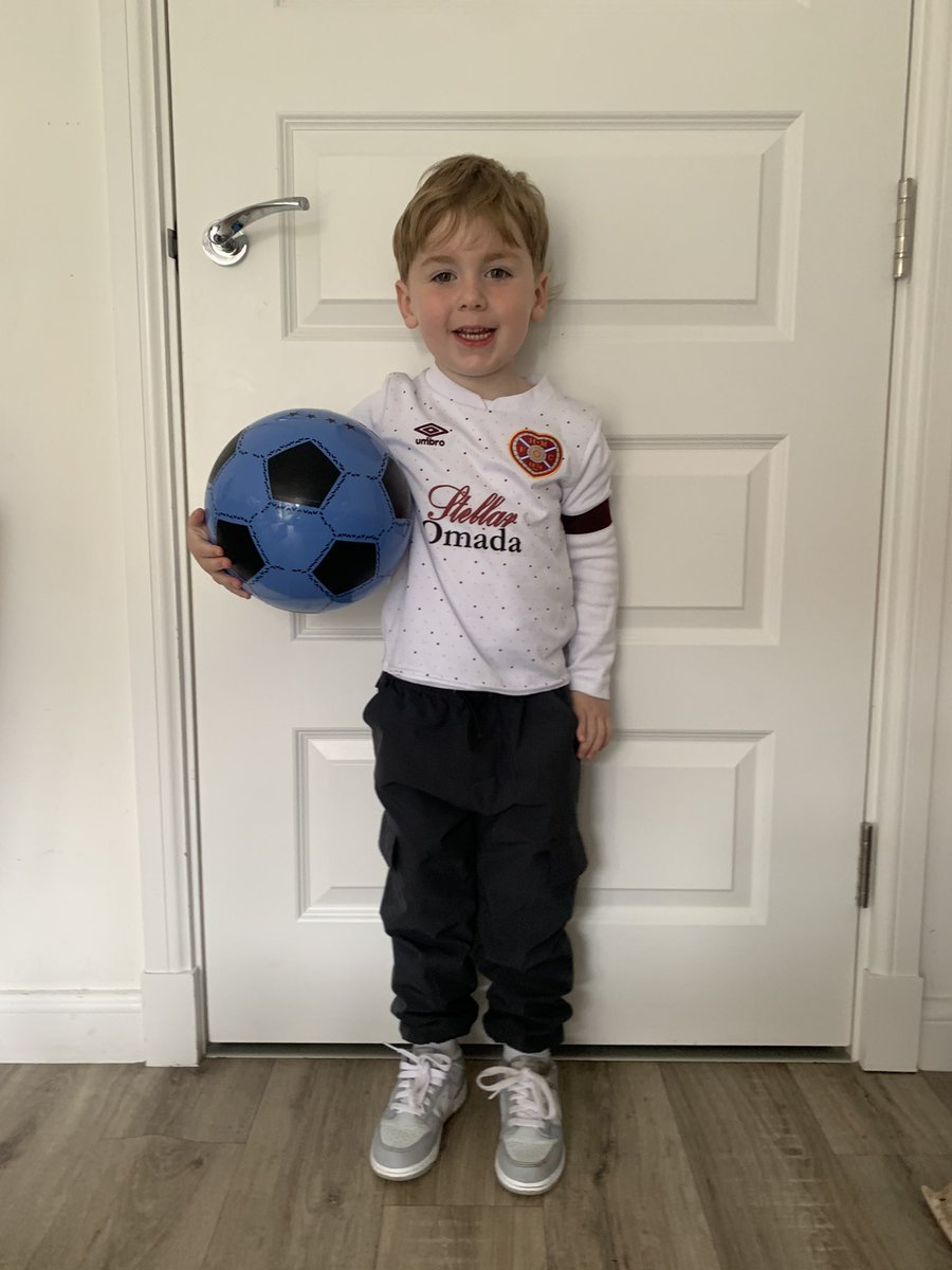 _J4MIE's tweet photo. First game for Otis today.
 #jamtarts @JamTarts https://t.co/HqmezF0lMp