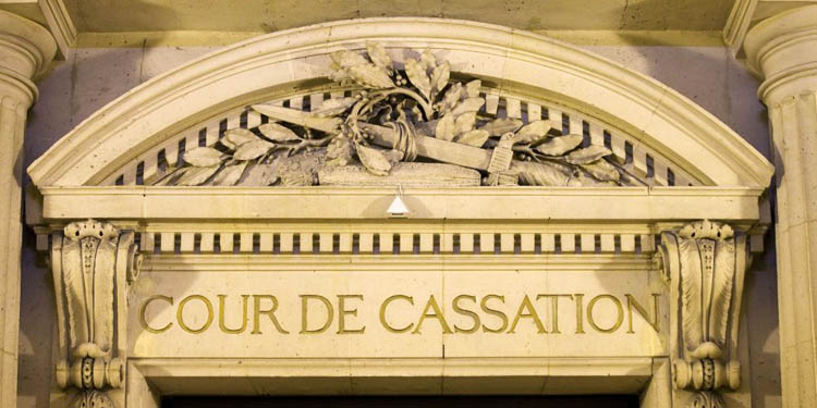 fpetitavocat's tweet photo. Cour de cassation, Civile 2e, 13 avril 2023, n° 21-21.463 (https://t.co/6CWVwyeXSC) = siffle la fin de la récréation pour certaines cours d'appel.

Les "dire et juger, constater" dans les dispositifs des conclusions d'avocats, sont des prétentions que les juges doivent trancher ! https://t.co/vaurNKRbTS