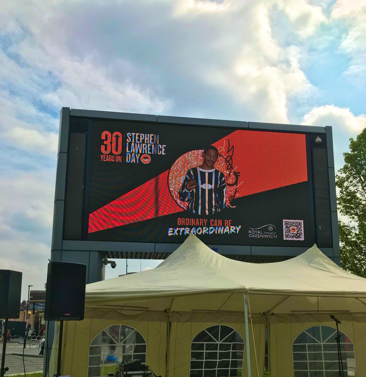 Royal_Greenwich's tweet photo. Local people contributing to piece of art on the theme of ‘Hopeful Futures’ in General Gordon Square today. 

#SLD30 #BecauseofStephen https://t.co/DgLmH1geuF