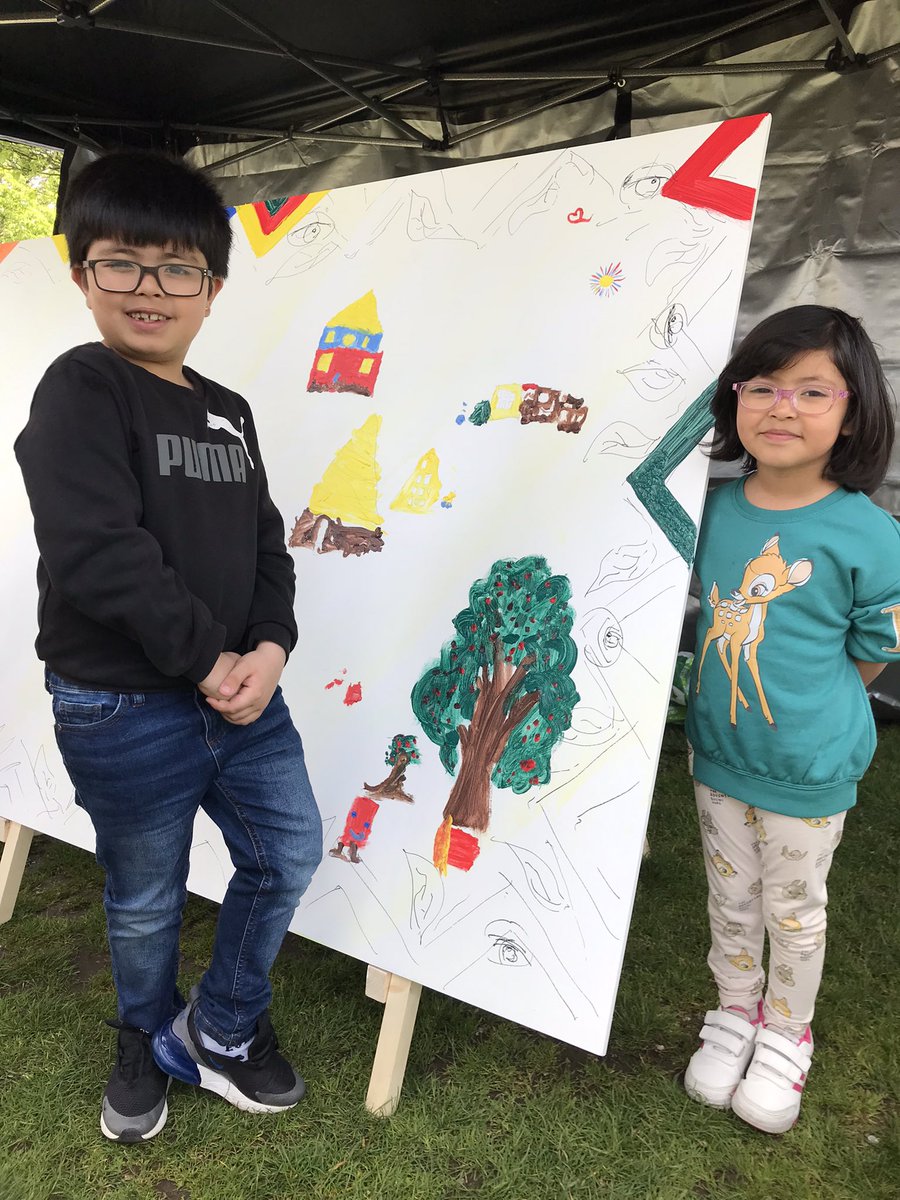 Royal_Greenwich's tweet photo. Local people contributing to piece of art on the theme of ‘Hopeful Futures’ in General Gordon Square today. 

#SLD30 #BecauseofStephen https://t.co/DgLmH1geuF