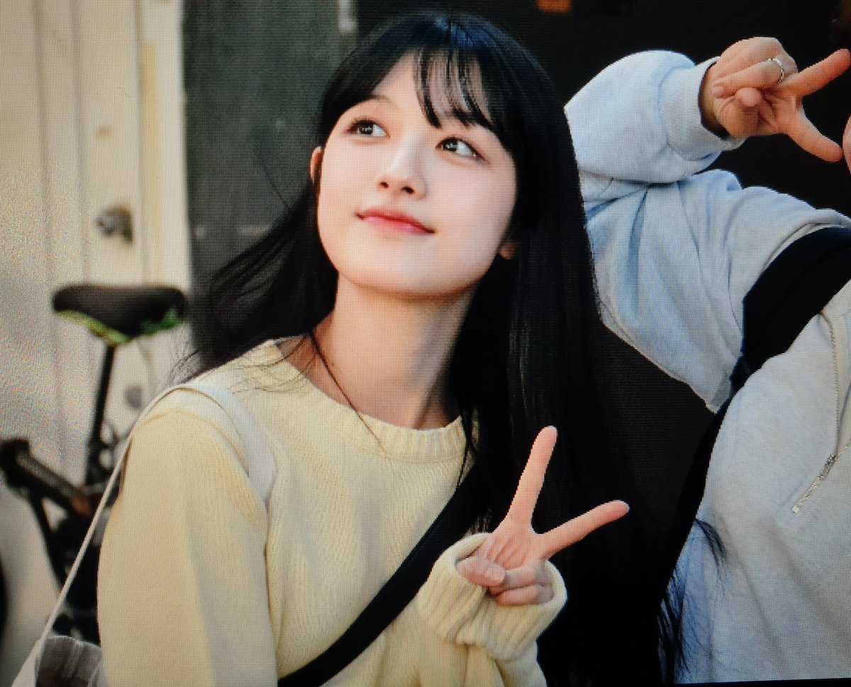 CLCheart_'s tweet photo. 230422 #오승희 연극 임대아파트 preview
#씨엘씨 #CLC #Seunghee @offseunghee https://t.co/hWhCIDSiLw