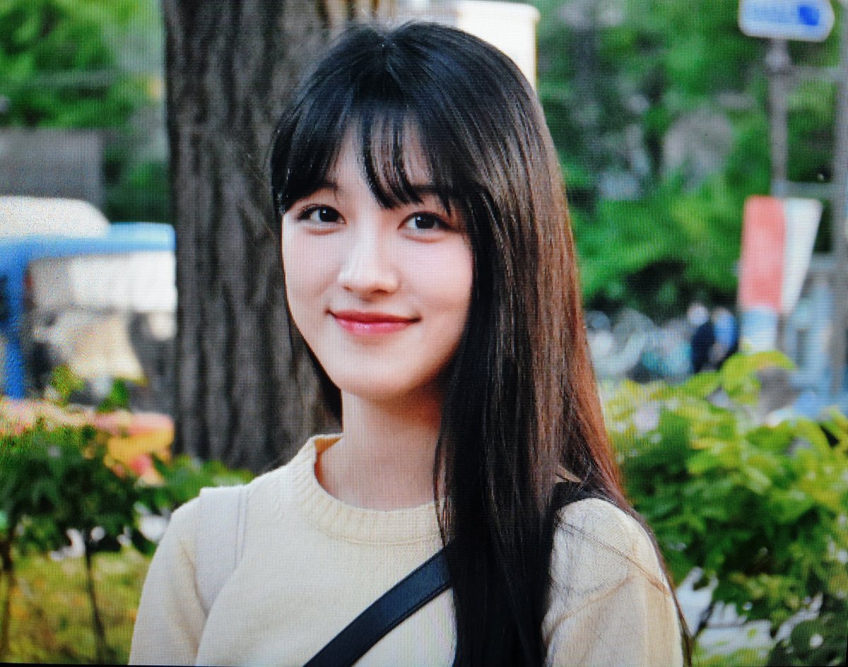 CLCheart_'s tweet photo. 230422 #오승희 연극 임대아파트 preview
#씨엘씨 #CLC #Seunghee @offseunghee https://t.co/hWhCIDSiLw