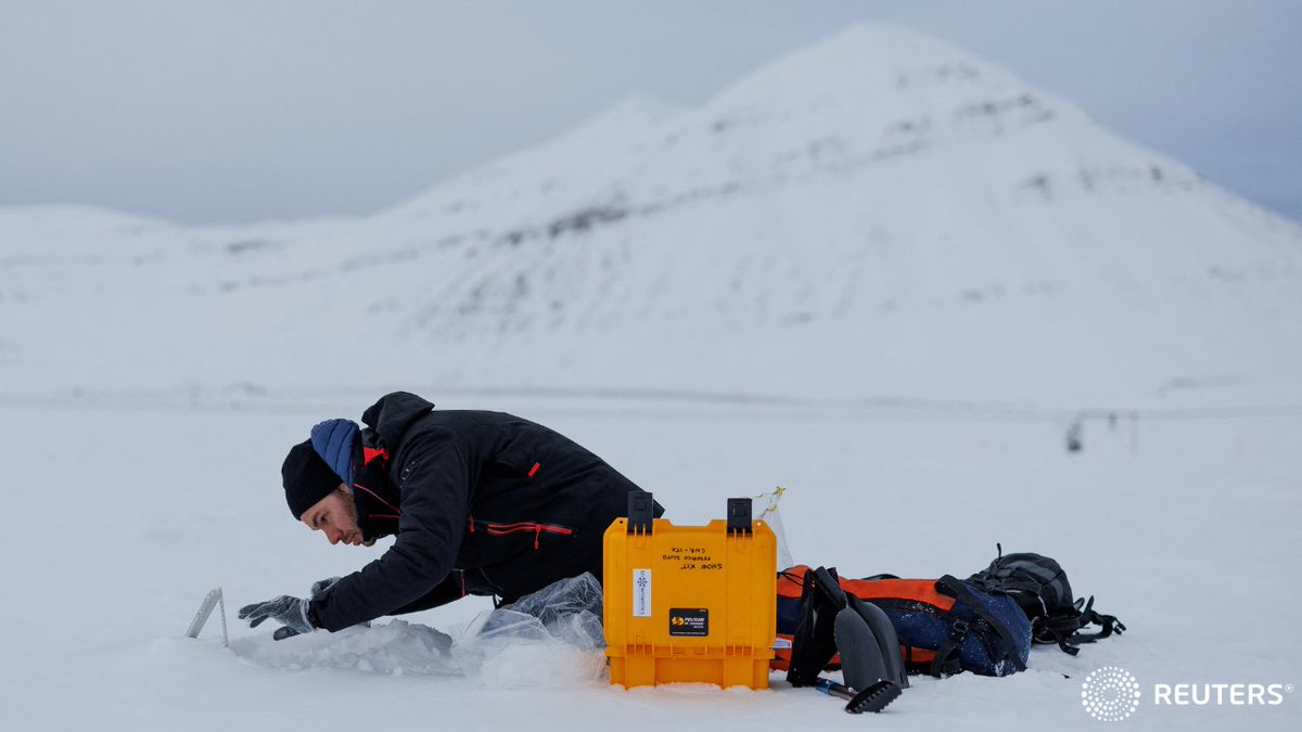 Reuters's tweet photo. 🔊 Reuters World News: @lisiNiesner visits the fastest-warming place on Earth, a research station north of the Arctic Circle. Listen to the scientists racing to collect glacier data before it melts on the #earthday2023 podcast https://t.co/B75an4L3SK https://t.co/jpwnHDp1Pi
