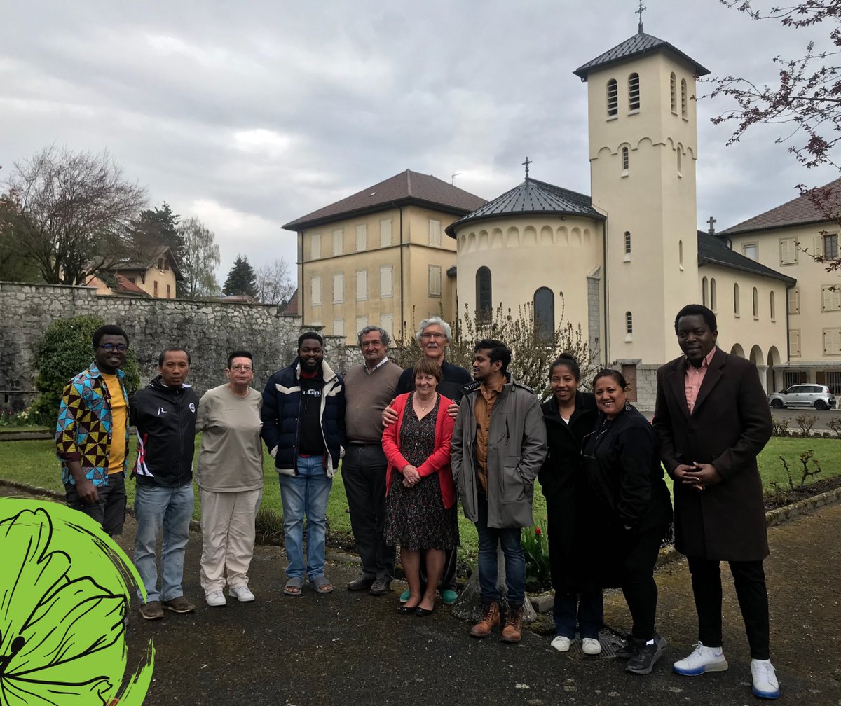 PaxRomanaIMCS's tweet photo. [EN] In our hybrid session, we explored the relevance of our interconnectedness, our working realities on all levels, and cooperation means supporting each other and working together in a continuum through different generations. #MIACS #Workingtogether https://t.co/I5EUHOdHGn