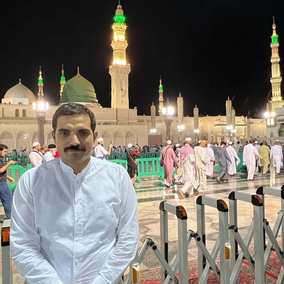 selmaateskazanc's tweet photo. Hz.Hüseyin'in mubarek başı kesilip camiye atıldığında cami cemaati tepki göstermedi.

Çünkü Yezid karınlarını doyuruyordu.

Şimdi de durum aynı!

#SinanATESicinAdalet 
#RamazanBayram 
#iyibayramlar https://t.co/PQNvAoHnbJ