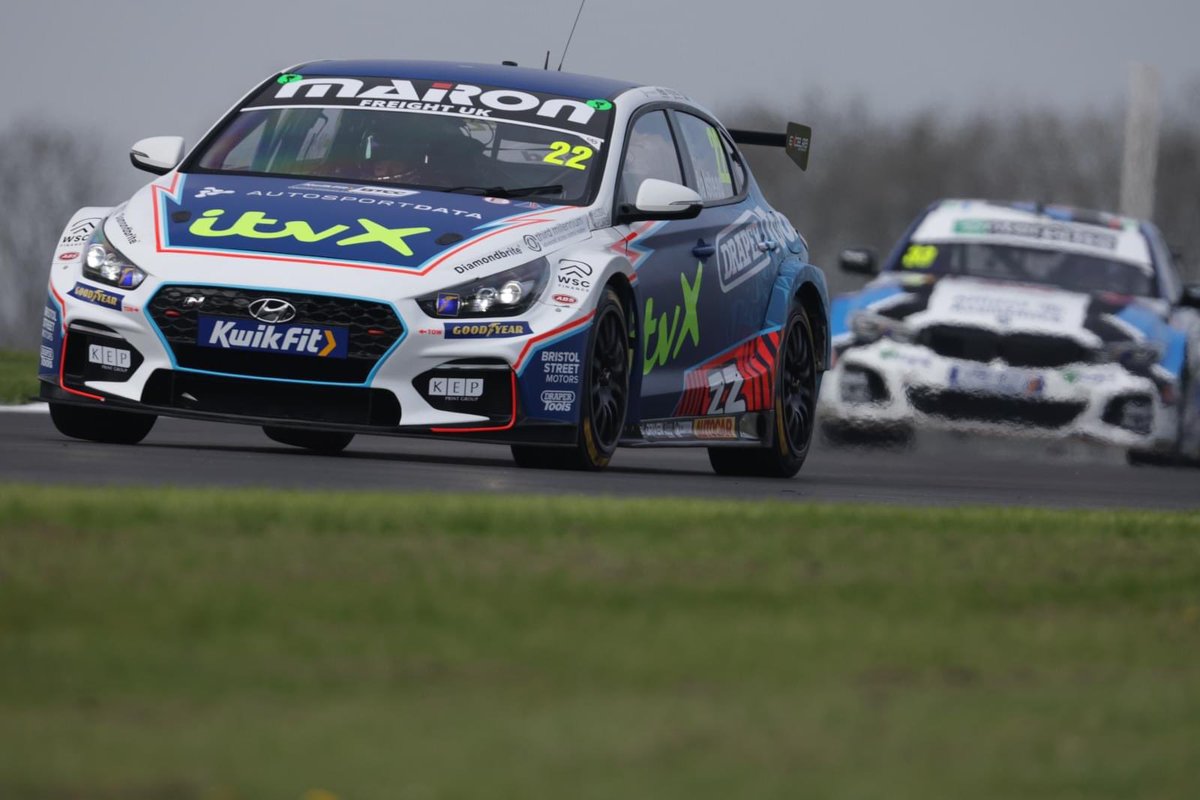 Excelr8M's tweet photo. Back On Track 📸 FP2 is up next... #EXCELR8Motorsport #BristolStreetMotors #MacklinMotors @BristolStMotors @MacklinMotors @JakobEbrey https://t.co/RRfmwhQUkT