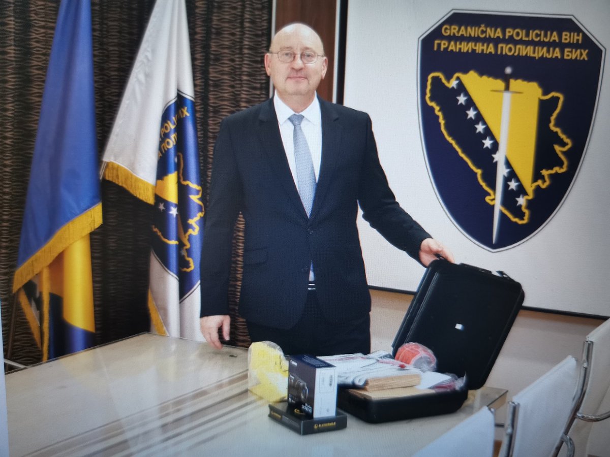 SenadZlatar's tweet photo. @UNDPBiH via project #HALT continued support to LEAs in 🇧🇦 to more efficiently tackle illicit SALW trade within #2024Roadmap, this time through delivery of valuable equipment to 🇧🇦 Border Police. Many thanks to 🇩🇪🇸🇪🇬🇧🇫🇷🇳🇱🇳🇴 &amp; 🇪🇺. https://t.co/2AFeEnlT7V
