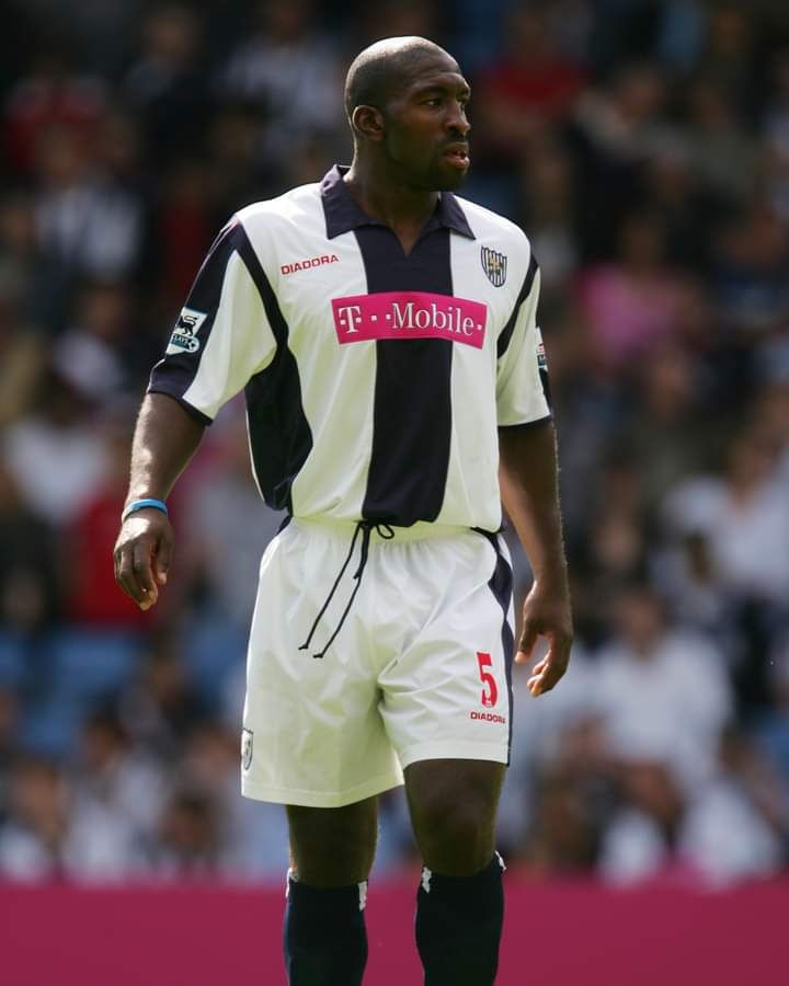 Wishing a very happy 49th birthday to our former defender and Head Coach, Darren Moore! Theres only 1 Big Dave.. 
