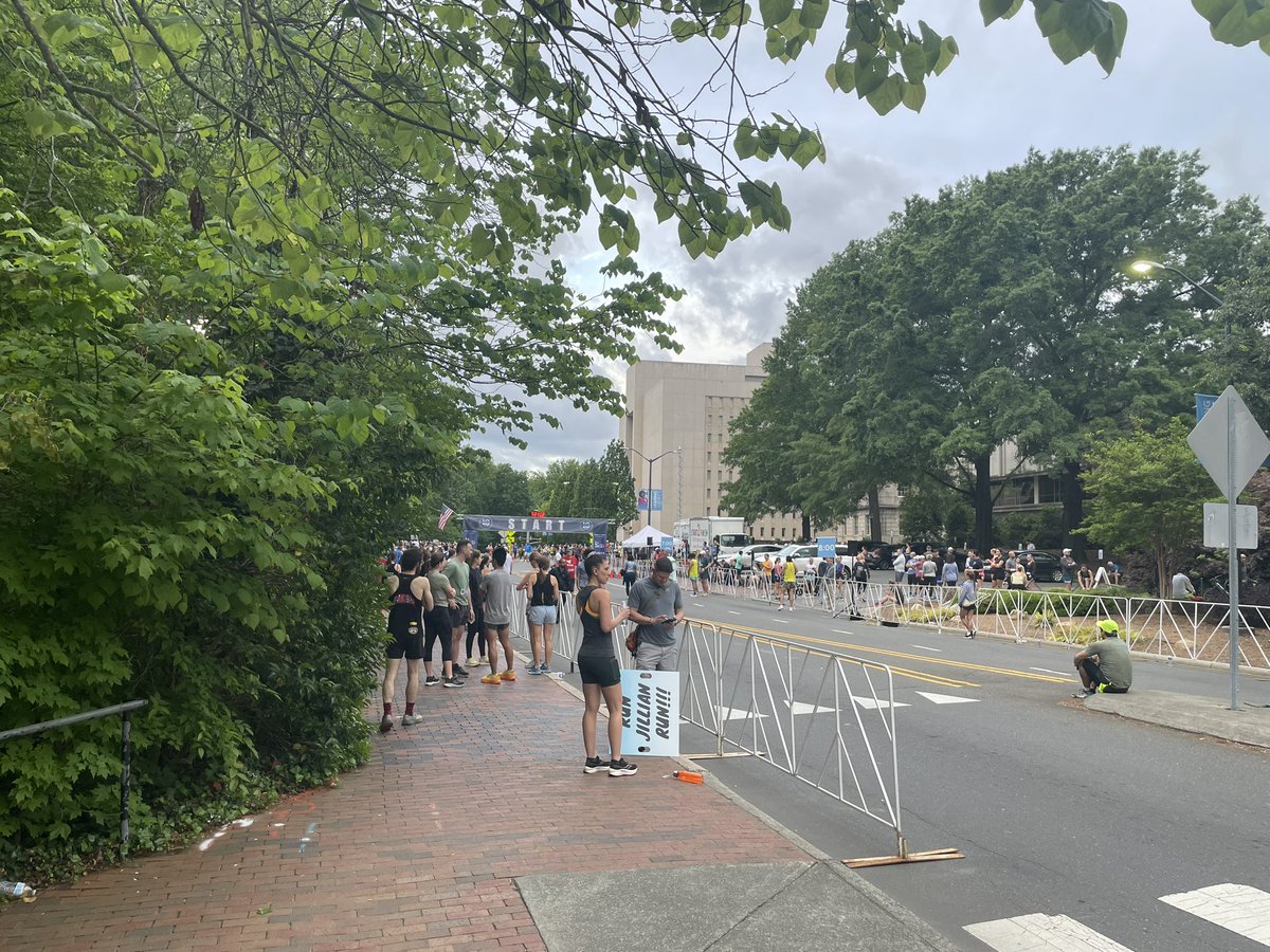 MattKrausePxP's tweet photo. Time for the “broadcaster does the athletic thing.”
If any of y’all see your favorite play-by-play nerd out 🏃♂️the Tar Heel 10 Miler today, be sure to wave!
Maybe I’ll even tweet my time at the end as a #MattStat. https://t.co/hiKITn1rgh