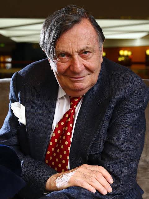 A sad day for our country with the loss of three iconic Australians, housewife Dame Edna Everage, cultural attaché Sir Les Patterson, and legendary comedian Barry Humphries. 

All great Aussies in their own right. 

#RIPDameEdna #RIPSirLes #RIPBarry