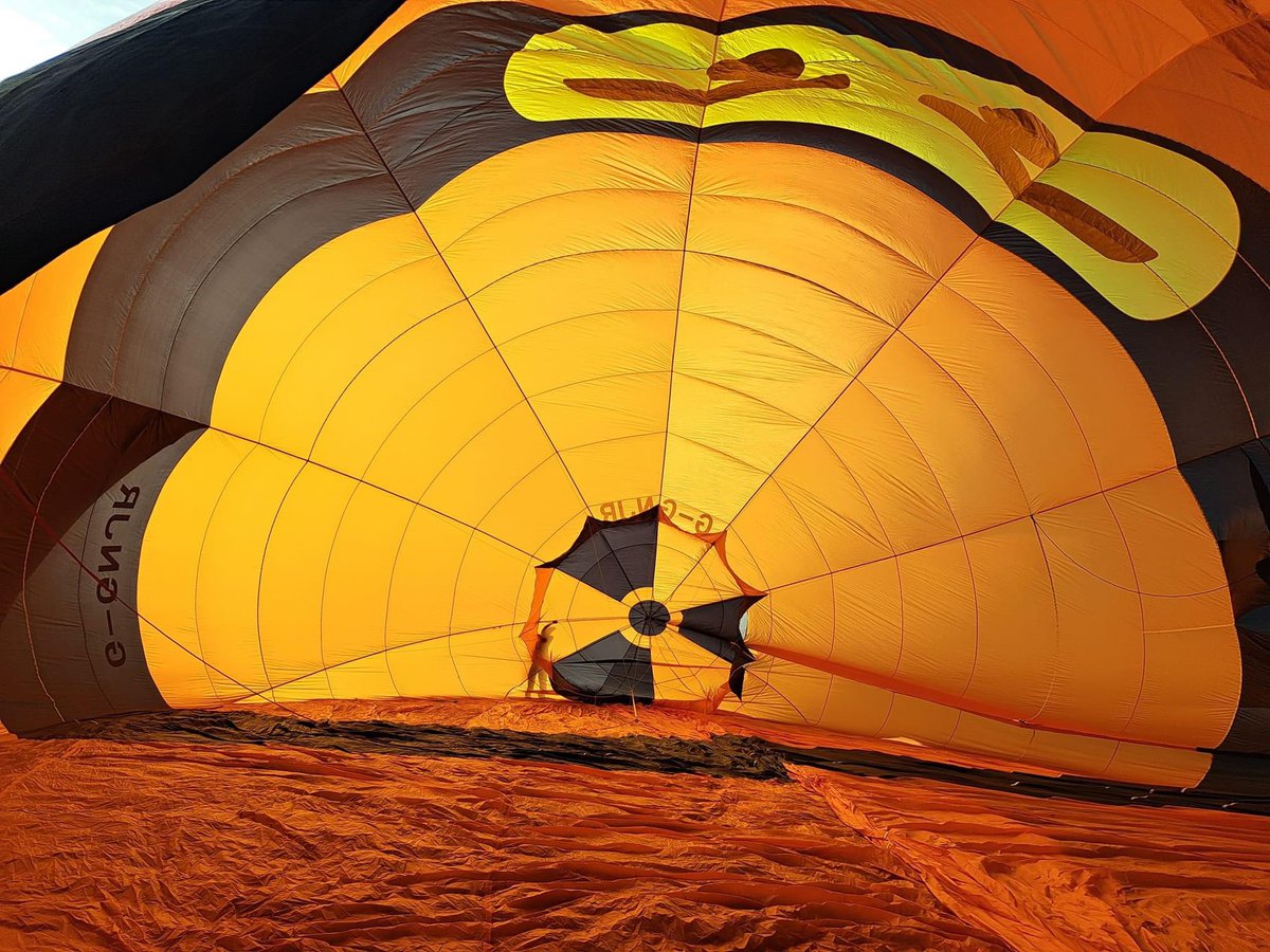 kubicek_uk's tweet photo. The 3rd brand new Kubicek to be announced for the UK this year. Introducing the Ginger Ninja G-GNJR owned by Sally, Austin and the Stevens family in Bristol.

#hotairballoons #newhotairballoon #ballooning #ninja #bristol https://t.co/nJ3SOQiFvD