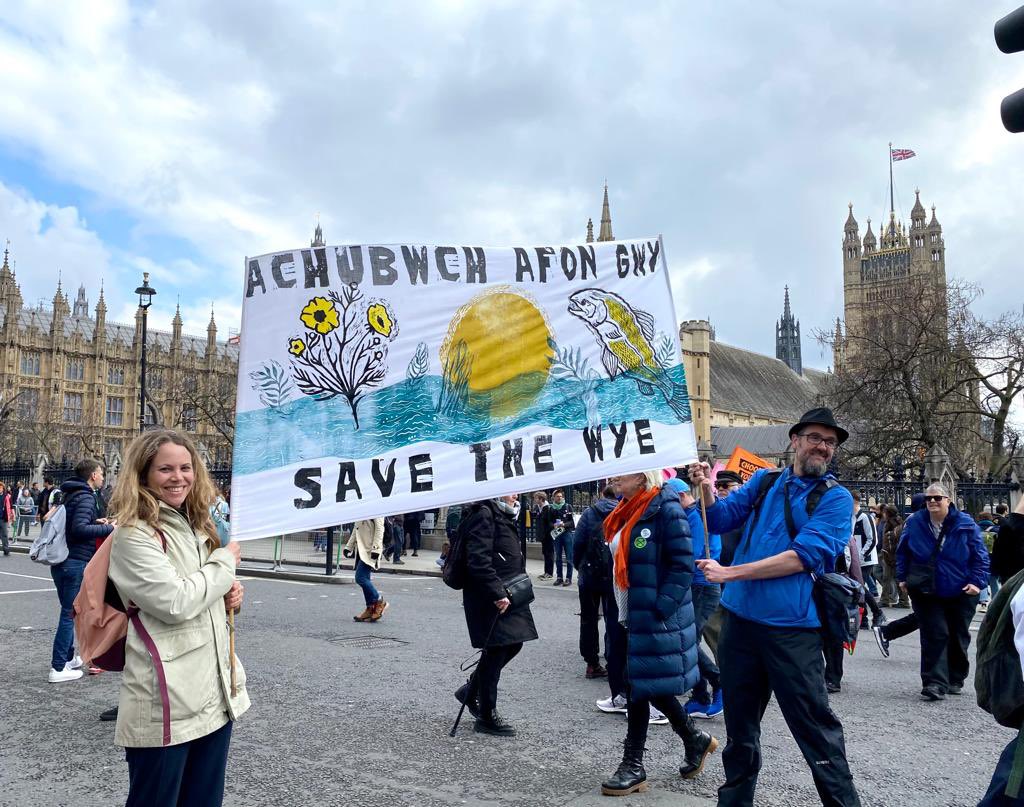 FriendsUpperWye's tweet photo. We’re at #TheBigOne fighting for our precious river - alongside thousands of others calling for greater protections for our living planet.

Let’s stop the pollution and bring life flooding back ✊ https://t.co/qnJIrVF3et