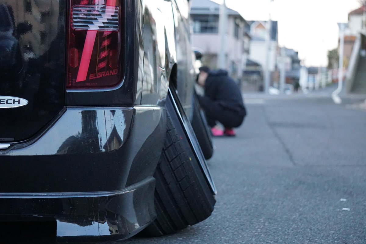 take_ELGRA's tweet photo. @FaG5hq はじめまして。
参考になるかわかりませんが20インチでフロント9.5jに225/35でリア10.5jに245/35でした。
空気圧は4.5入れてました。
キャンバーはフロント20のリア25度です。 https://t.co/ZF3g2dcppX