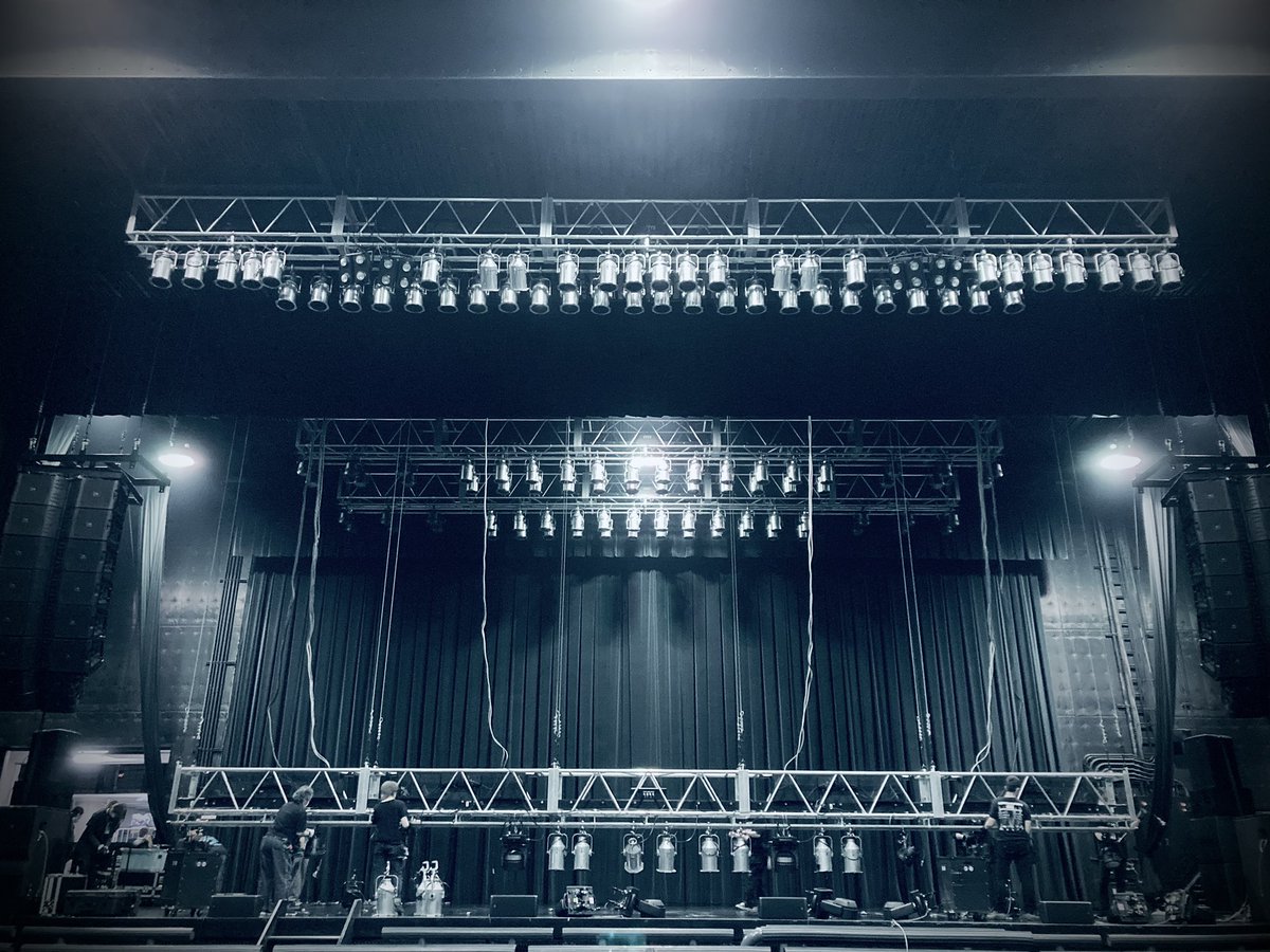 tsurunobonjin's tweet photo. 凛として時雨
aurora is mine tour 2023
Zepp Nagoya公演、無事に終了しました！

お越しくださいました皆さま、ありがとうございました！！
バッキバキギュンギュンアツアツメルティライブでしたね！！🫠
本当に気をつけて帰ってください…！！🏠
明日は大阪で竜巻フュージョン！🌪️🌪️🌪️Ꙭ https://t.co/uJ2K9xVBnl