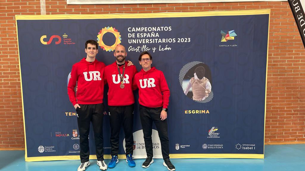 Victorlopeg's tweet photo. CAMPEONATO DE ESPAÑA UNIVERSITARIO 2023. 
.
🥉BRONCE🥉 POR FIN, POR FIN un reconocimiento individual nacional, sudado y trabajado, aunque sea en un CEU, que se traduce en ánimos y en ganas para el futuro.
.
#CEU2023 #UniRioja @salo_esgrima @uniriojaDeporte https://t.co/Y7adbJNtUy