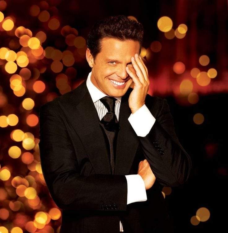 rado_ml's tweet photo. Cuando alguien escucha a Luis Miguel se acuerda de mí y cuando escuchan corridos tumbados se acuerdan de tí. 

Obviamente no somos iguales, hay niveles. 😎🫰🏼 https://t.co/HCo1EGK5ZU