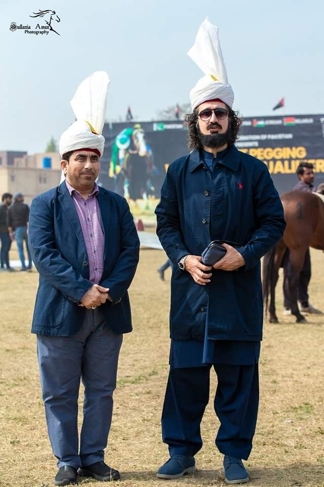 BilalNoon18's tweet photo. #HBDSahibzadaSultan422
Guiding community towards Allah https://t.co/gXUw7GyzXY