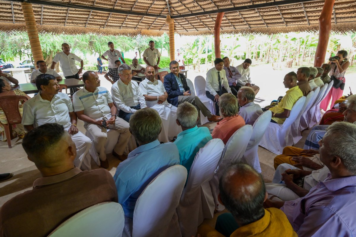 The support provided under the programme include:
🌾urea fertilizer
🌾capacity building on modern farming techniques via farmer field schools
🌾locally produced, high quality paddy seeds
#SriLanka #lka #SLnews