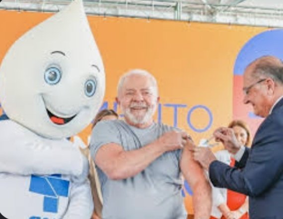 rede_marco's tweet photo. Bom dia amigos, é fácil ajudar o governo @LulaOficial a crescer mais ainda. Divulgando informação e verdade.

O tempo passou, a pandemia da COVID-19 acabou, mas o vírus não vai desaparecer. Dados do Ministro da Saúde informam que 43 brasileiros ainda morrem pela doença a cada dia. 
A campanha de difamação das vacinas perpetrada por bolsonaro e a gang ainda vai durar muitos anos por isso incentive a vacinação, compartilhando informação verdadeira. Sabemos que VACINAS SALVAM VIDAS.
