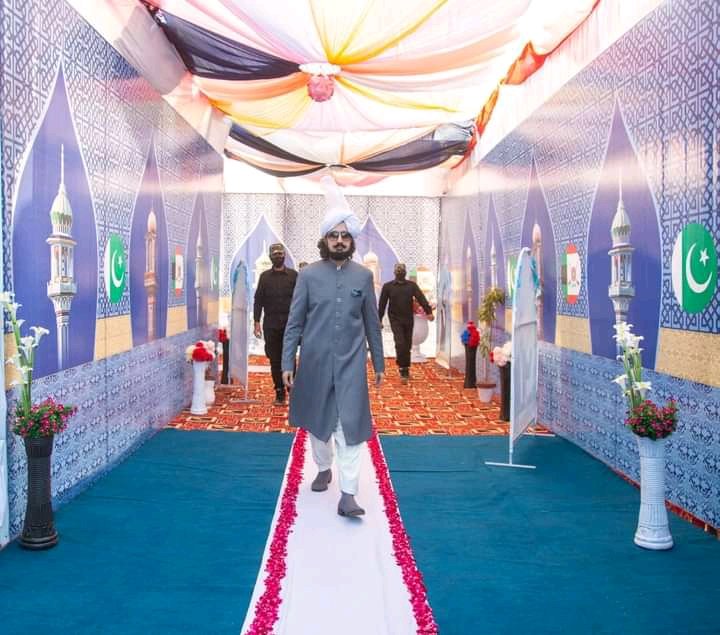 Is sorat nu mein jaan aaakhan

#HBDSahibzadaSultan422