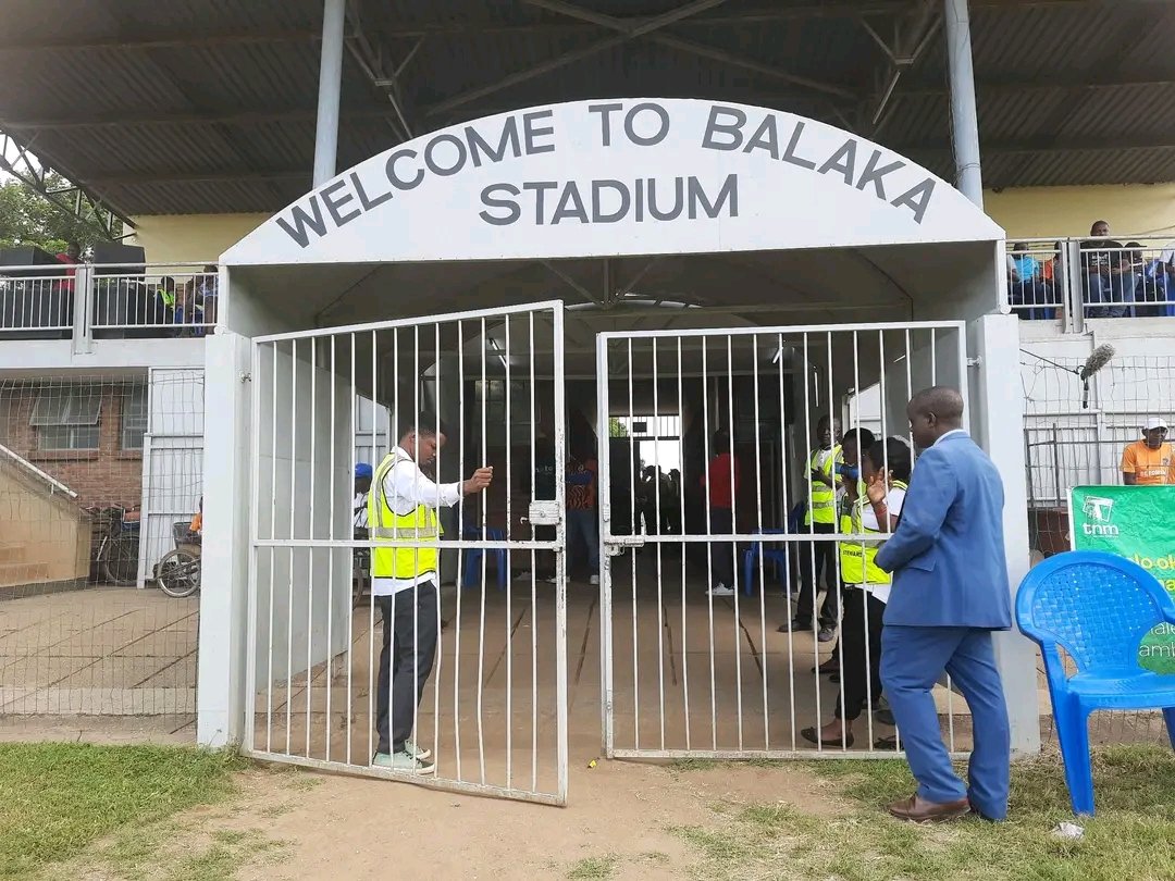 Hello and welcome to our minute-by-minute commentary of the upcoming clash involving Red Lions and Mighty Mukuru Wanderers FC in the TNM Super League.Have fun.
#ekhayafarmfoods #mukuru #smilelifeinsurance