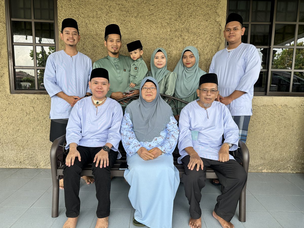 afiq_adore's tweet image. SHRMZB
#raya1 #larkin #teambabyblue