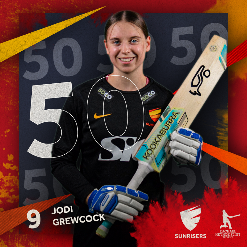 EssexWomen's tweet photo. 💪 | FIFTY FOR JODI
Jodi Grewcock reaches her first competitive half-century for Sunrisers 🎉

Congratulations Jodi!

Grewcock 53*, Villiers 47*
🌅 183/2 | 37.1 overs
Match Centre ⬇️ #RiseUp🌅🧡