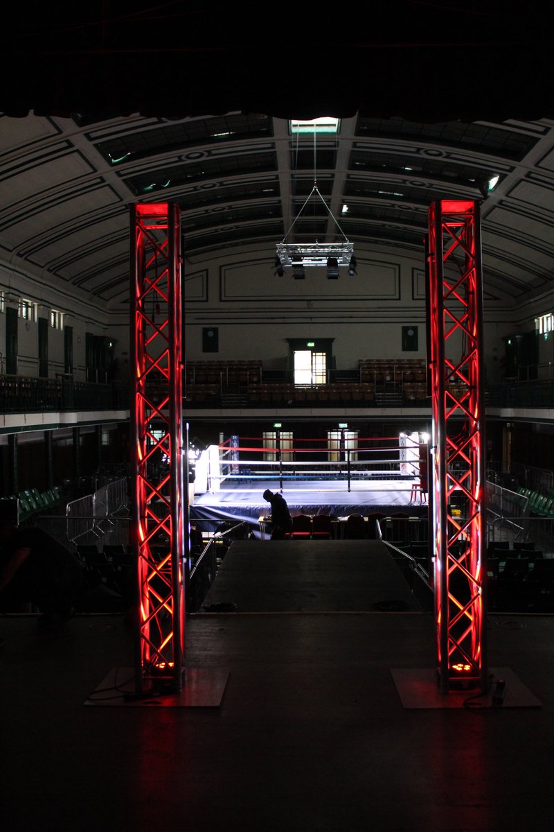 tm14promotions_'s tweet photo. FIGHT DAY HERE IN THE CAPITAL 🤩🇬🇧
Doors open at 430pm🙌
#boxing #yorkhall #tm14 https://t.co/hgWIk0QG6Y
