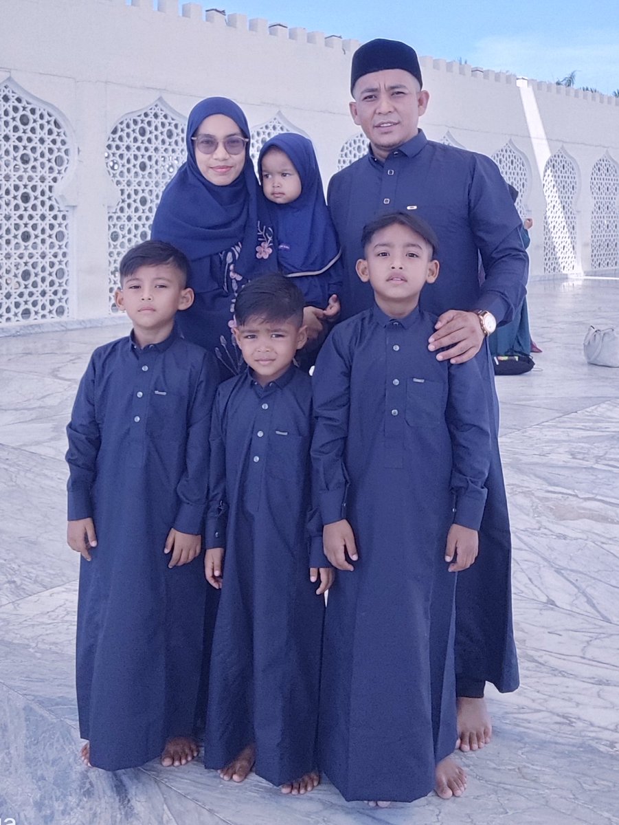 AtuSingkih's tweet photo. Selamat Hari Raya Idul Fitri 1444H
Mohon Maaf Lahir Batin https://t.co/XJgMa1ldYx