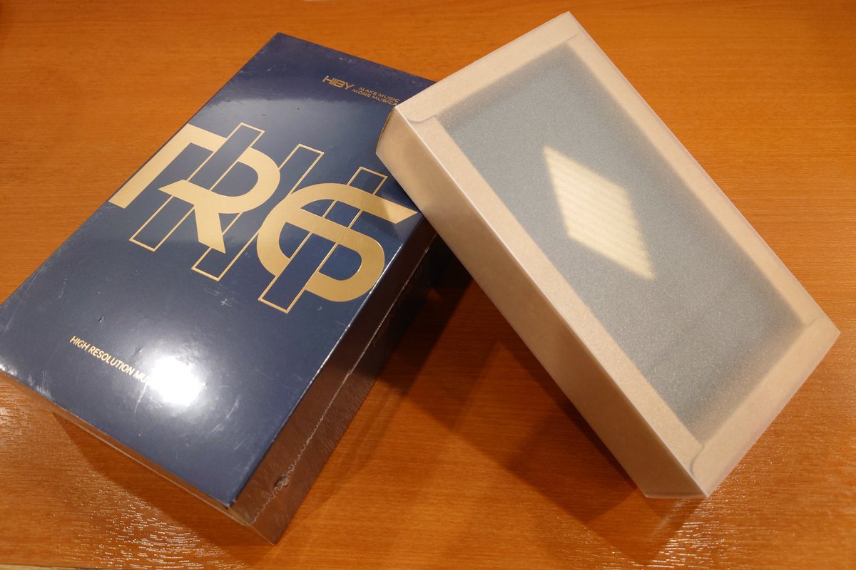 haruko_425's tweet photo. 🎊【 MNG 】🎊
HiBy R6Ⅲ(R6Gen3)をゲット😍📱
ポタオデの質がパワーアップ(˙꒳˙)🎧️♥️
このサイズ感で限界かな🐸⭕️
レザーケースも付いてきました。
明日からのお楽しみです…
#MNG #HiBy #R6Gen3 #ポタオデ #SHURE #SE846 #SE535 #SE425 #もやし生活 https://t.co/K3OyxJ5Pet