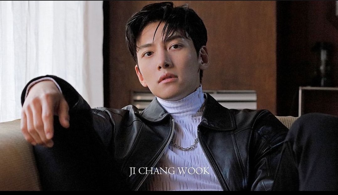 I heard that Twilight is coming back as a series!!

 🗣🗣🗣AAAAAAAA 🗣🗣🗣

Please cast a Korean actor for the role of a Vampire.
I suggest JCW
(How about it, Jigirls?)

🤩🤩
🧛‍♂️🧛‍♂️
💚🇧🇷
#StephenieMeyer
#Twilight 
#JiChangWook