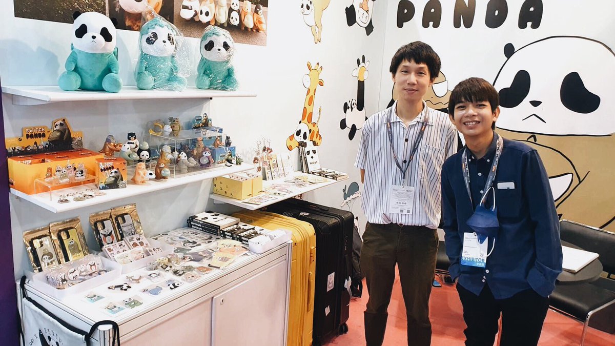 kai3studio's tweet photo. จบงานแล้ว Hong Kong Licensing Show
กลับบ้านต้องไปทำการบ้านต่อกับลคที่เข้ามาที่บูธ หวังว่าจะมีอัพเดทงานให้เห็นกันเร็ววันค้าบ
ส่วน บ. ไทยสนใจคอลแลบติดต่อได้เลยนาา
#hklicensingshow
#switchpanda https://t.co/RSAjKGj542