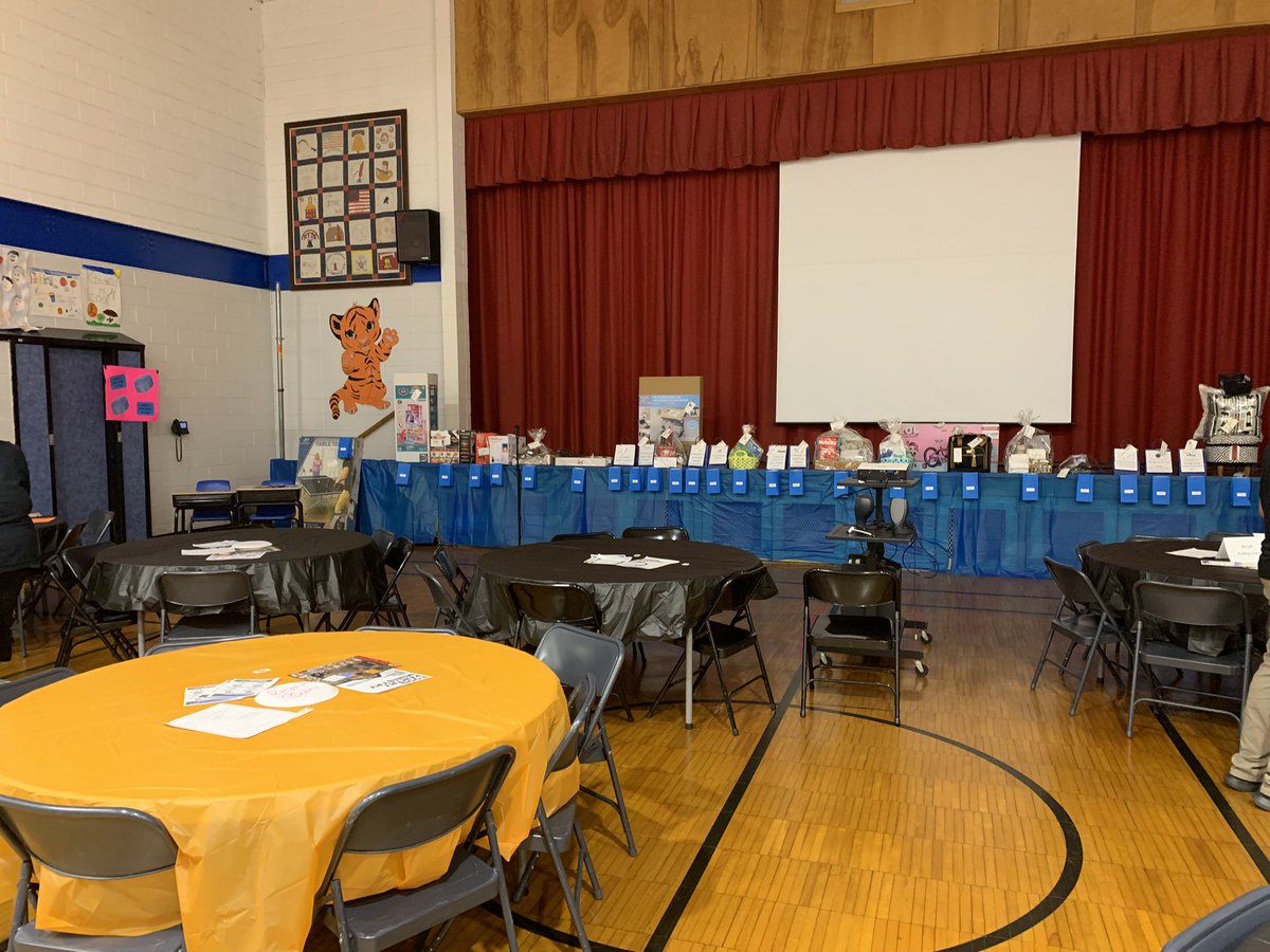 AcademyStreetES's tweet photo. What an amazing night! A huge Thank You to our PTA! Without you none of this would’ve been possible! Your countless hours you worked just to help our students and school is incredible! #trickytray #acadeMYschool #gotigers https://t.co/Wx6U0s4UVe