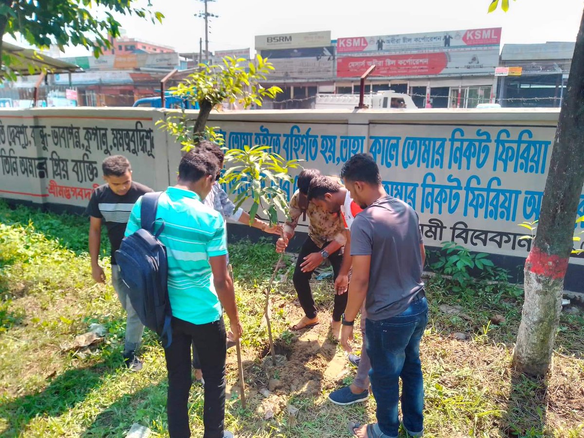 Prafulla_BD's tweet photo. World Earth Day - 2023.💚
Invest in Our Planet.🌍
Planting Trees, Save the Environment.🌱
#EarthDay #SaveEarth #EarthDayAwareness
#ProtectEarth
#PrafullaBD #প্রফুল্ল https://t.co/3pUvJgnSPC